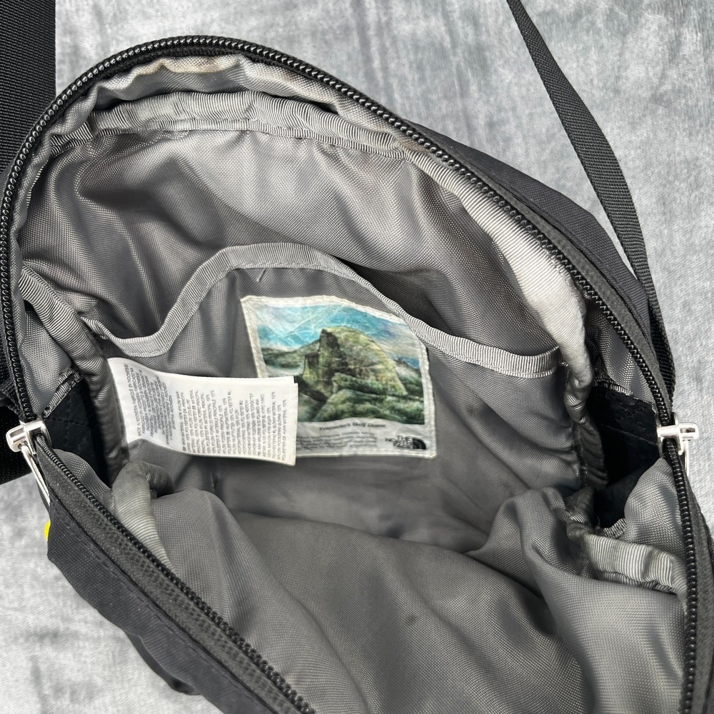 THE NORTH FACE Berkeley Field Shoulder Bag Sling Nylon Crossbody Zip Pouch - Picture 6 of 12